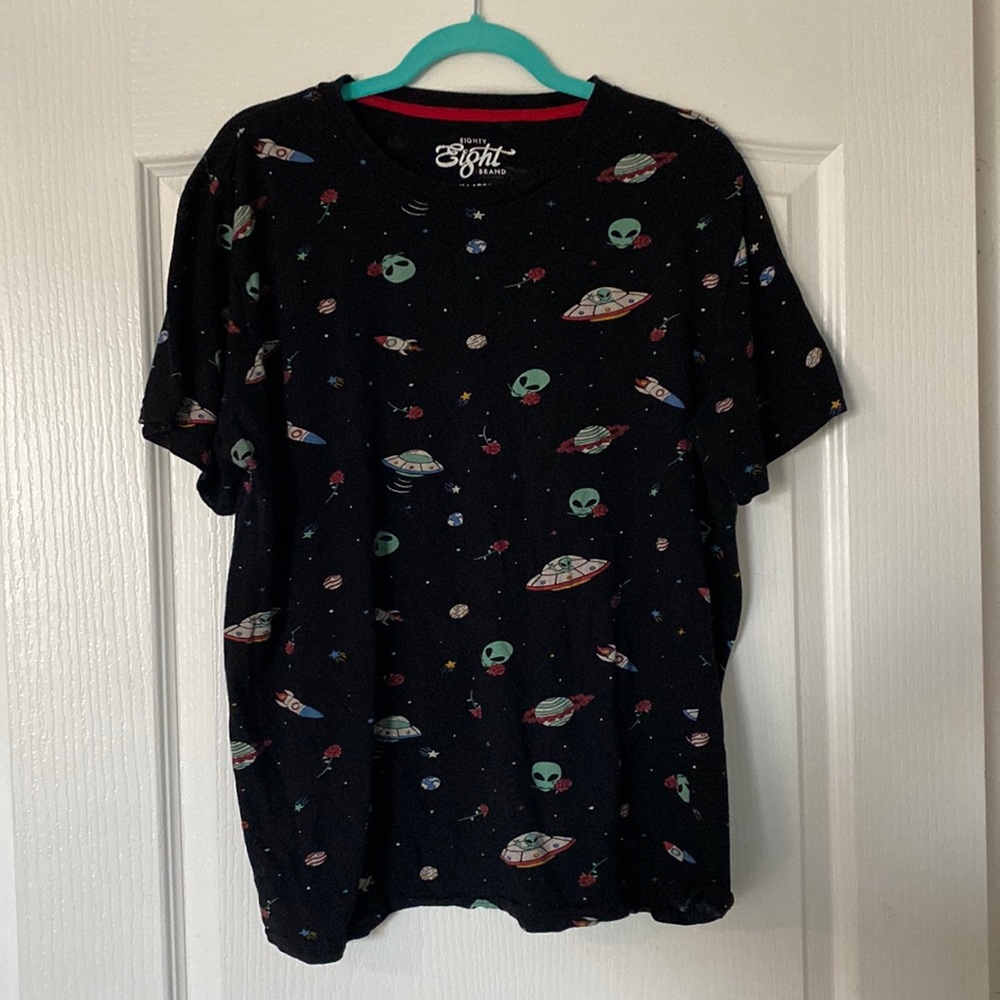 Eighty Eight Brand X-Large mens shirt alien/rose/space pattern